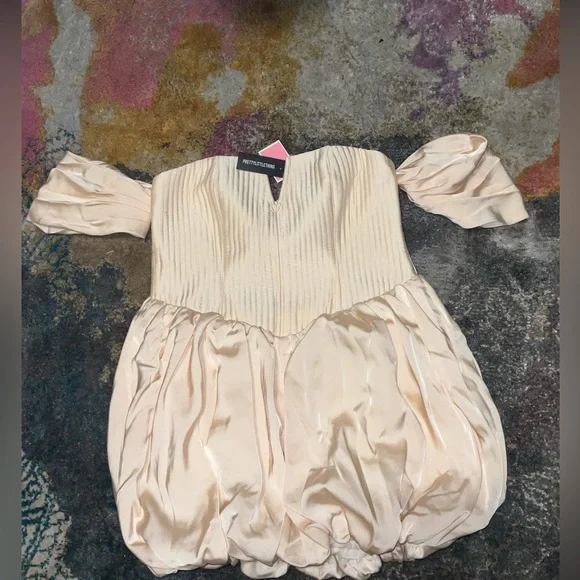 PrettyLittleThing Plus Satin bubble hem PuffBall Bardot Shift Dress NWT 12 fem - Picture 3 of 7